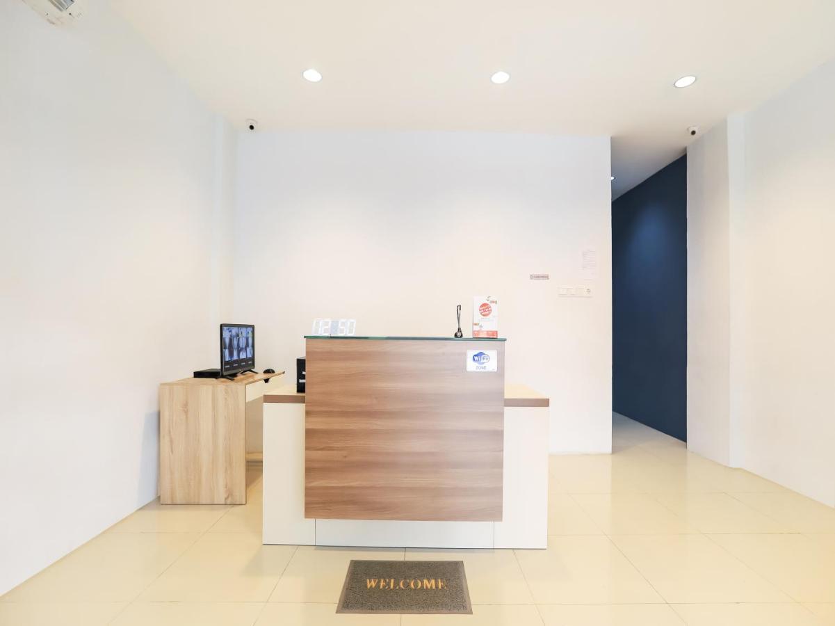 Oyo 3492 Mandala Residence Medan Luaran gambar