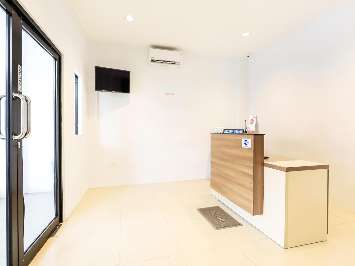Oyo 3492 Mandala Residence Medan Luaran gambar