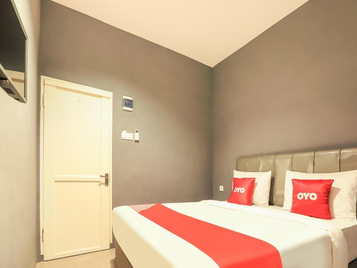 Oyo 3492 Mandala Residence Medan Luaran gambar