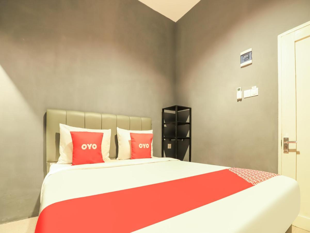 Oyo 3492 Mandala Residence Medan Luaran gambar