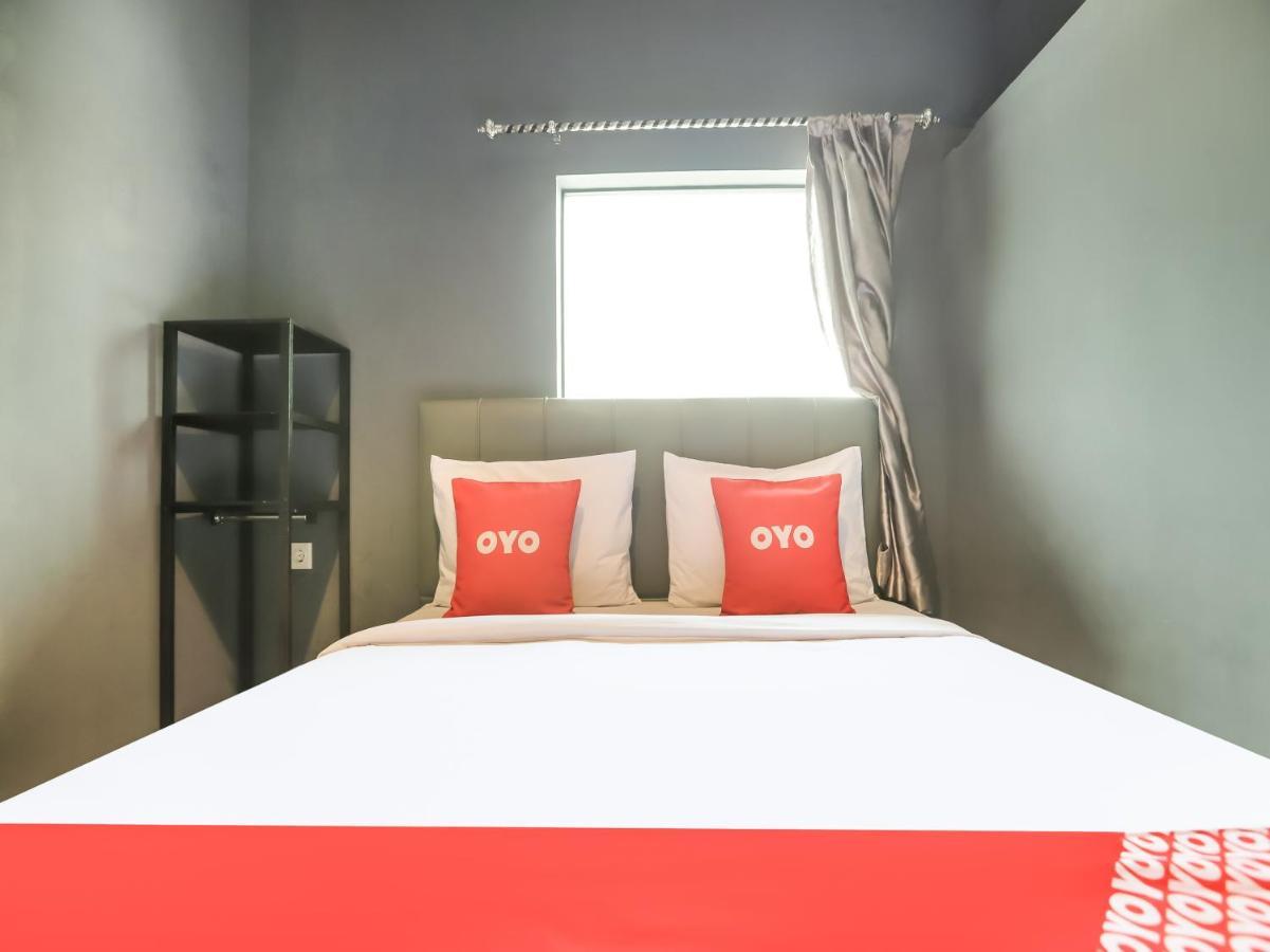 Oyo 3492 Mandala Residence Medan Luaran gambar
